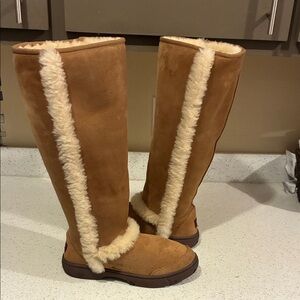 UGG Brown Shearling-Lined Winter Boots